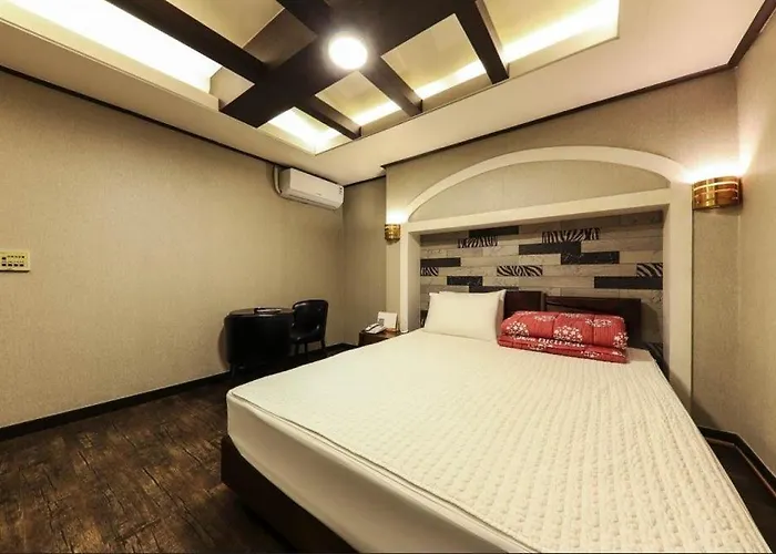 Bridge Hotel